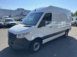 Mercedes-Benz Sprinter 317 CDI RWD L2 2,8 to AHK