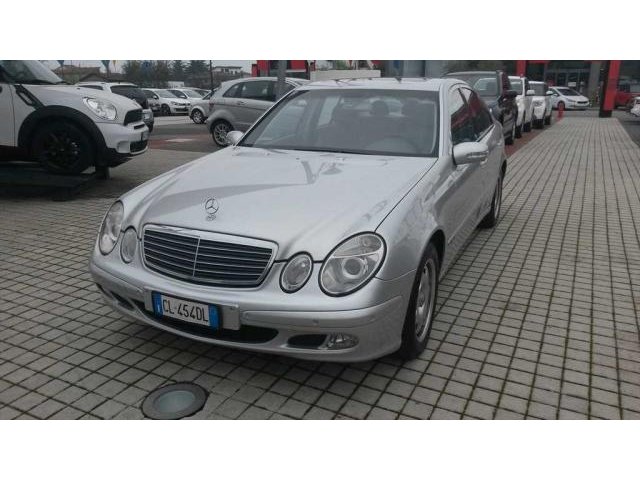 Mercedes-Benz E 200