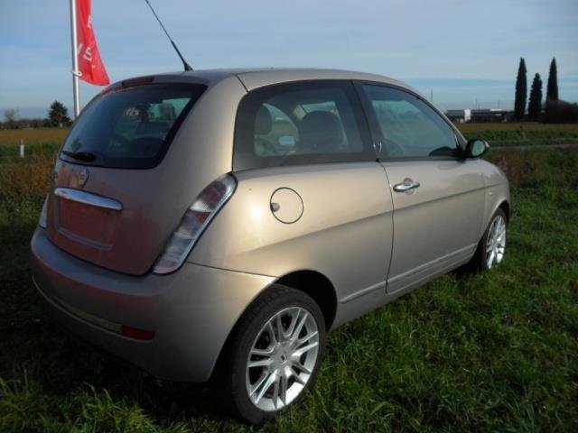 Lancia Ypsilon