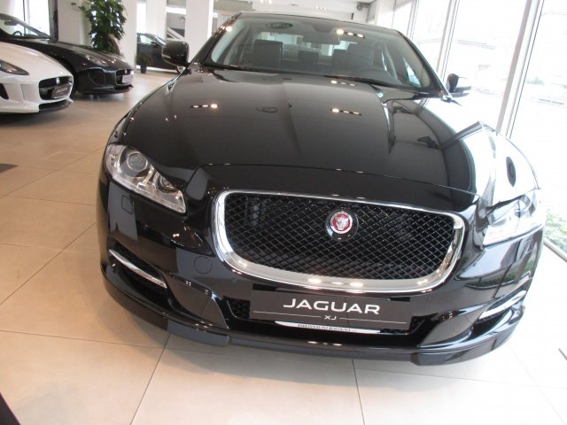 Jaguar XJ