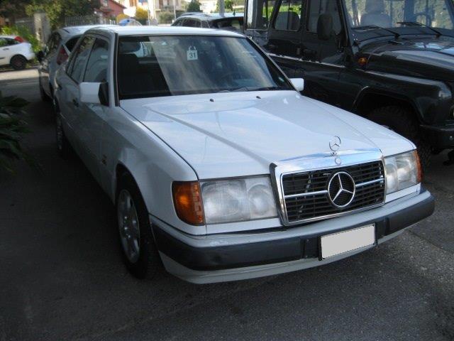 Mercedes-Benz 200