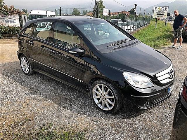 Mercedes-Benz B 200