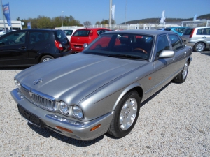 Jaguar XJ 4.0 Sovereign,Klimaaut.,Temp.,Tv Neu!