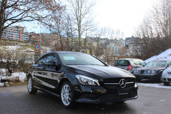 Mercedes-Benz CLA 200