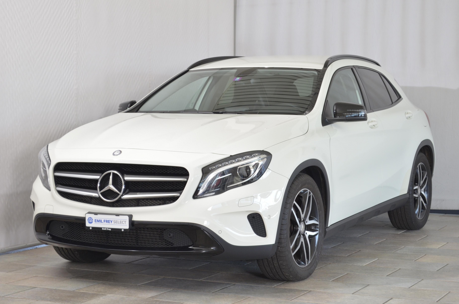 Mercedes-Benz GLA 200