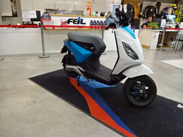 Piaggio Piaggio 1 ONE + ( 100 km )