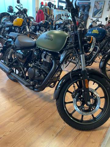 Royal Enfield Meteor 350 Fireball green matt