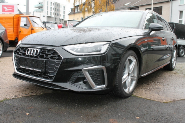 Audi A4 Avant TDi Quatt S-Line Navi AHK Standh Matrix