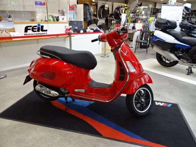 Vespa GTS Super 125 E5 rot - Neufahrzeug