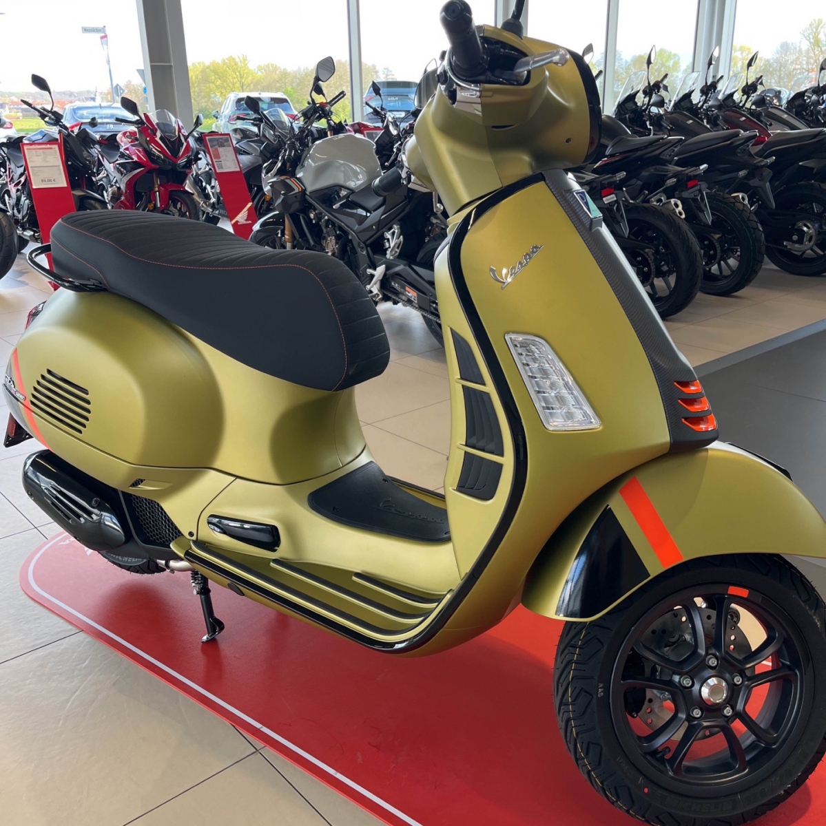 Vespa GTS 125 SUPERSPORT - NEUFAHRZEUG