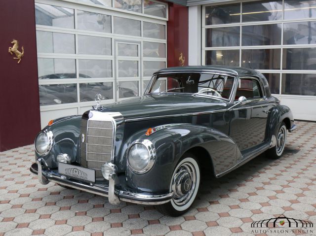 Mercedes-Benz 300