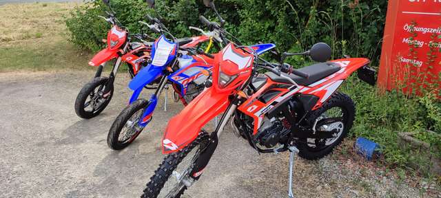 Beta RR 125 R i LC Enduro T e5 neu `24 mit Zubehör