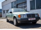 Mercedes-Benz 200 D W124 Nelkengrn guter Zustand Ahk. WD-Glas