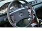 Mercedes-Benz 200 D W124 Nelkengrn guter Zustand Ahk. WD-Glas