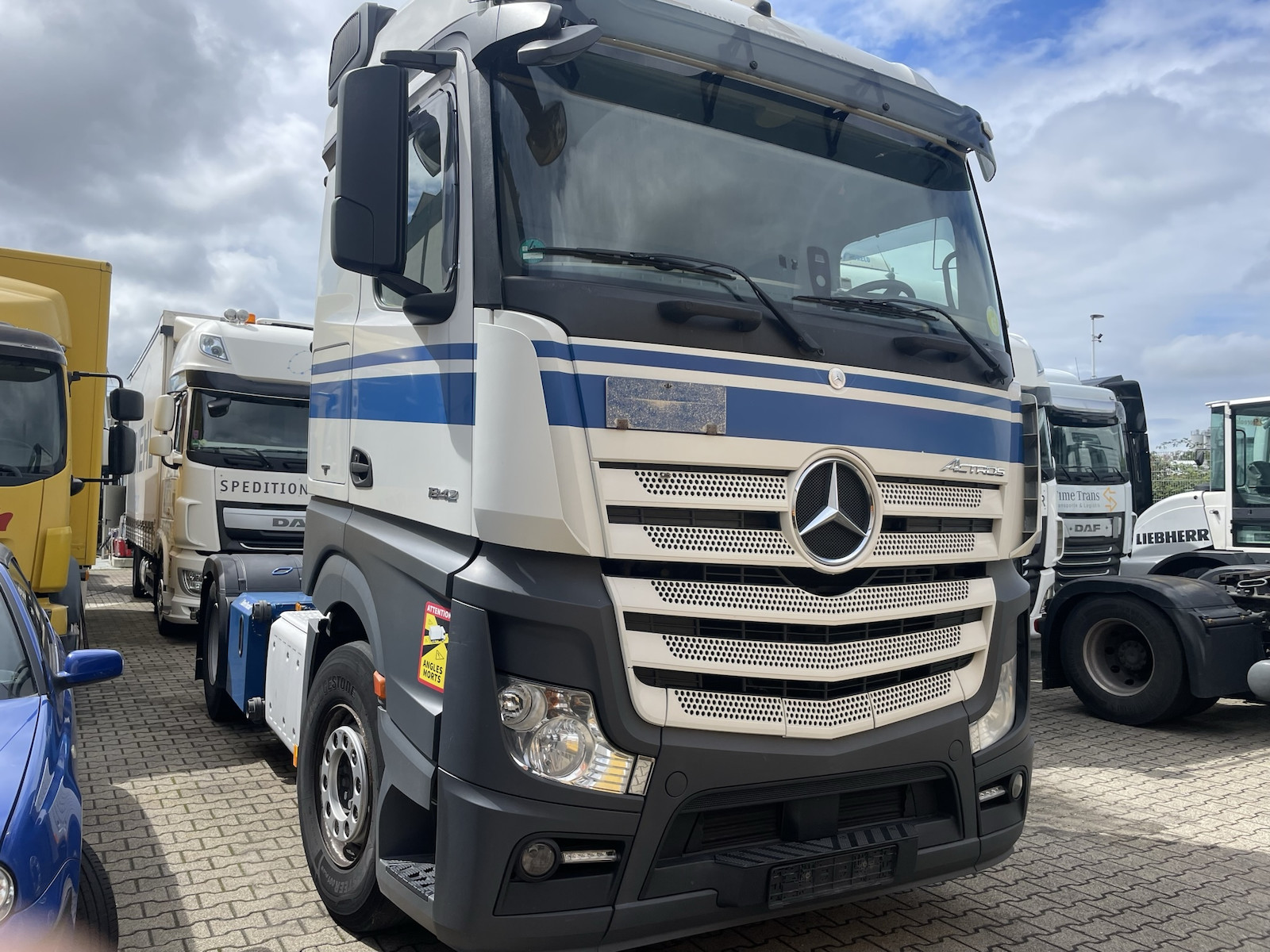 Mercedes-Benz 1842 Actros *m. Silo-Kompressor *2x vorhanden