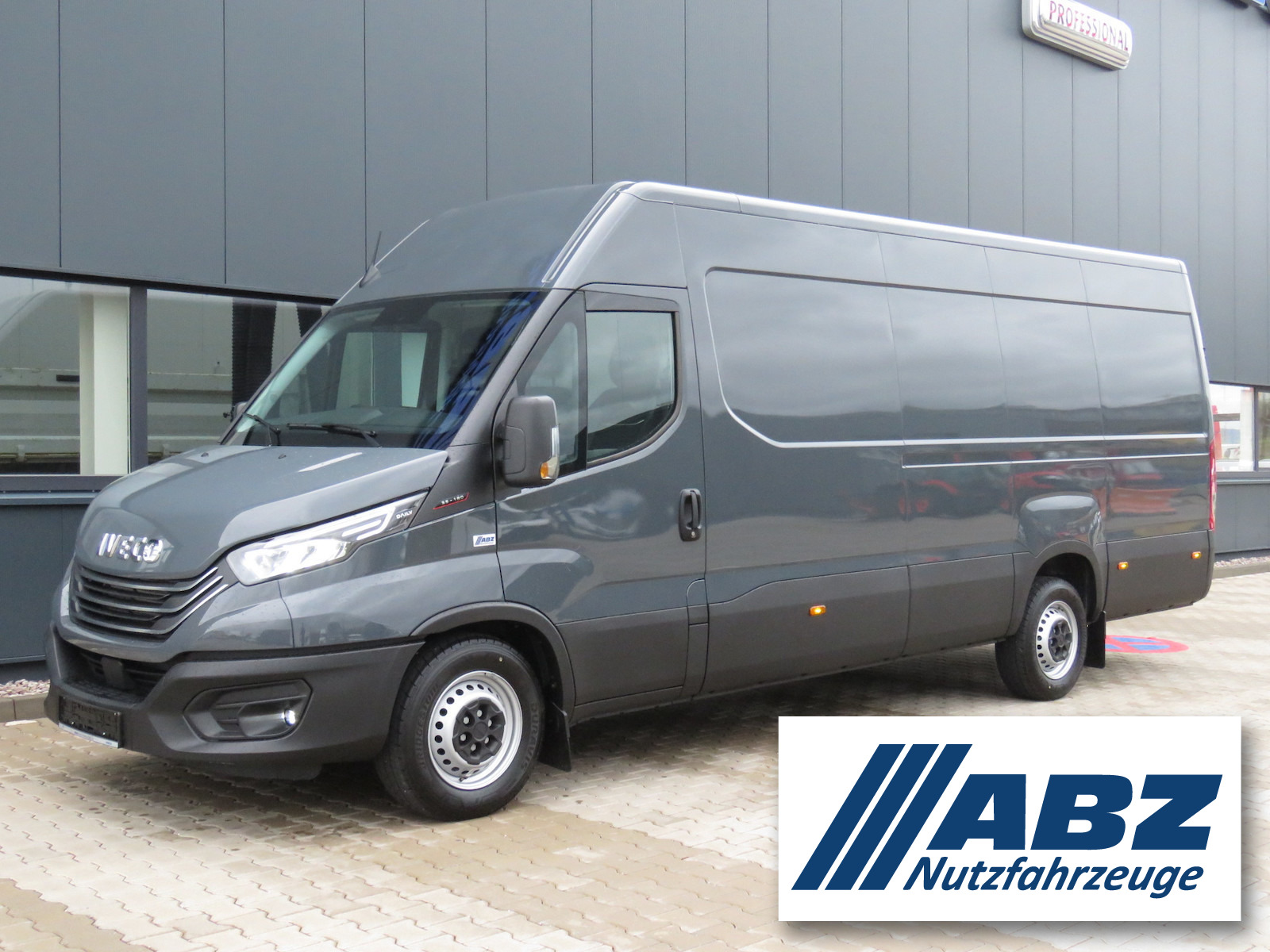 Iveco Daily 35S18V / Abstandstempomat + Laderaumverk.