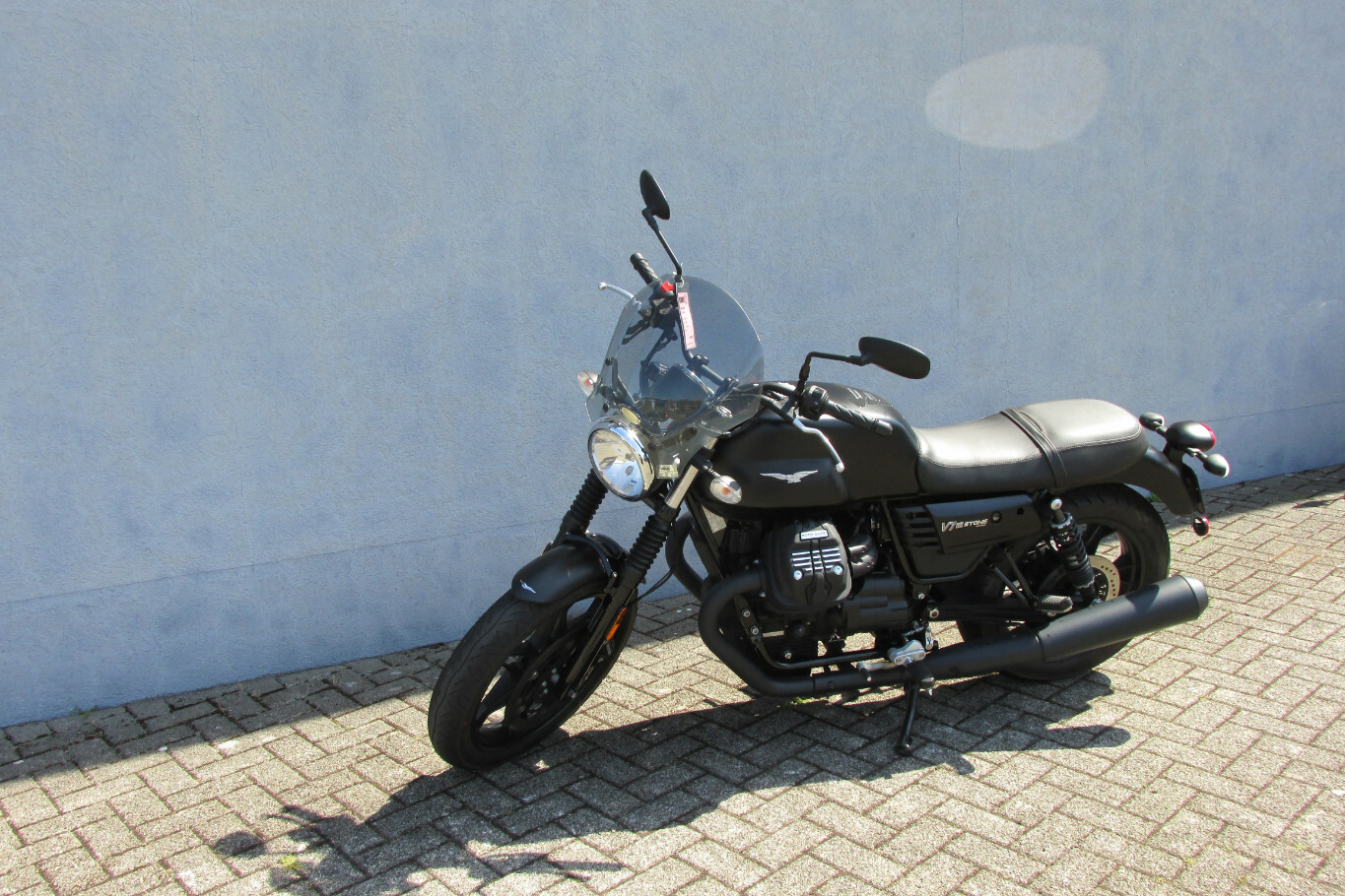 Moto Guzzi V7 III Stone