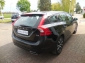 Volvo V60 D3 Kombi Klimaaut Navi Vollleder 2xPDC Alus