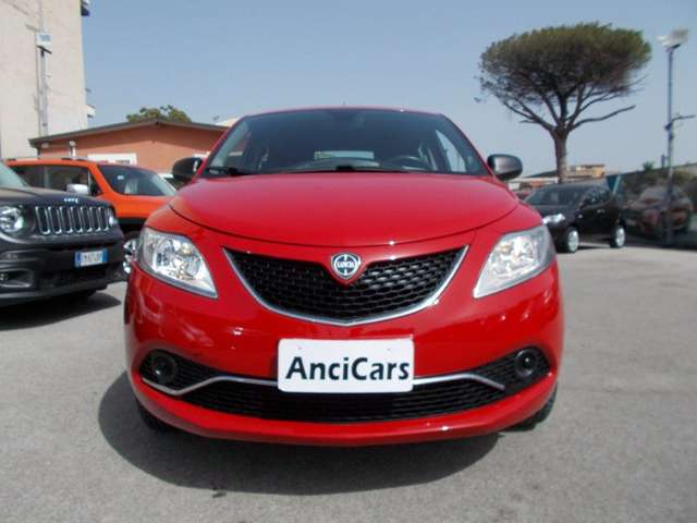 Lancia Ypsilon