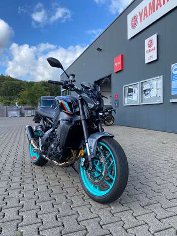 Yamaha MT-09 35/70KW mit vielen Extras