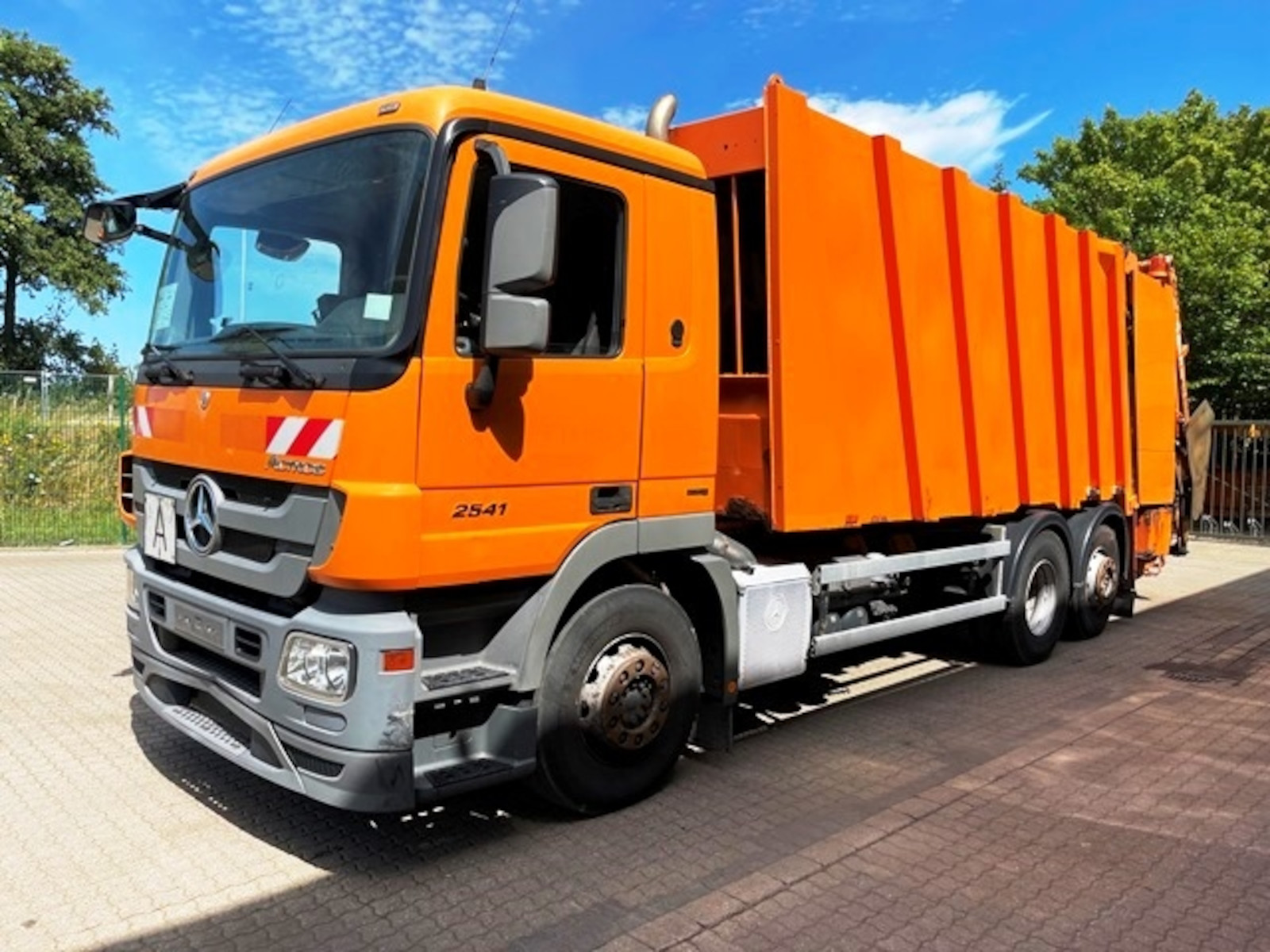 Mercedes-Benz 2541 Actros Faun Powerpress 524 Zöller 356