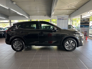 Nissan Qashqai 1.3 Acenta LED+Panorama+STHZ+KeylessGO