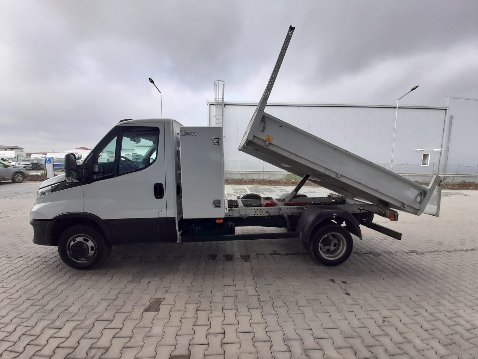 Iveco Daily 35C16H3.0 BASCULANTA+PILOT+CLIMA