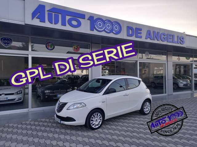 Lancia Ypsilon