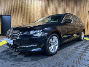 Skoda Superb Combi 2,0 TDI DSG Navi*AHK*Virtual*Kamera