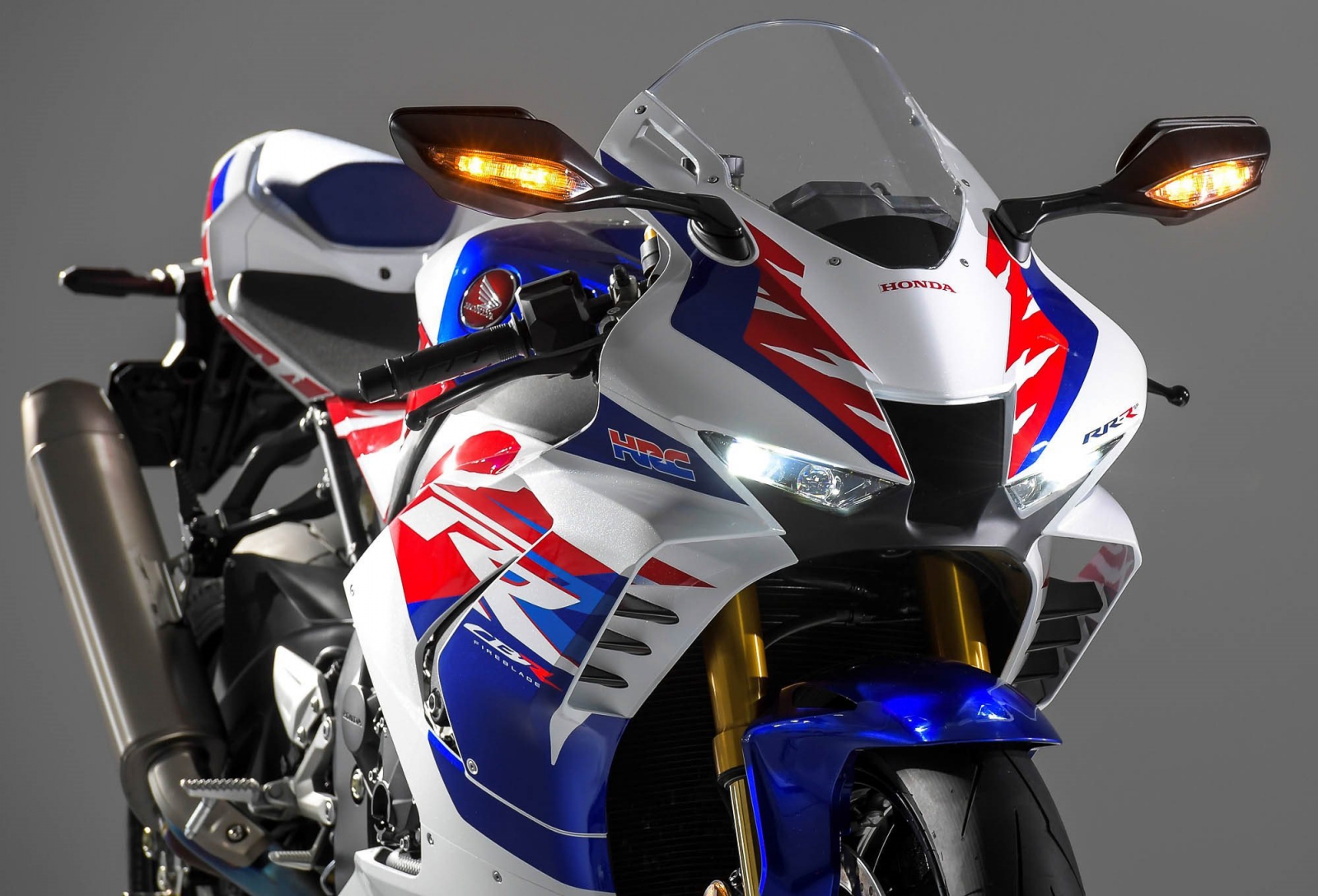 Honda CBR1000RR-R Fireblade SP 30th Anniversary, kurze Kennzeichenhalterung * LED Microblinker