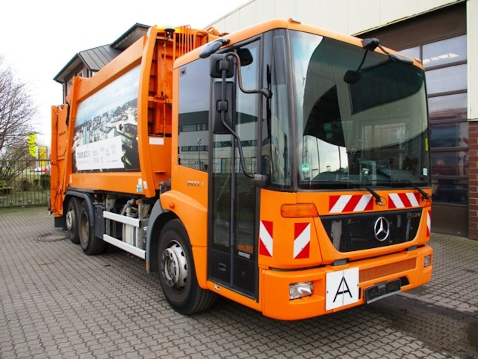 Mercedes-Benz 2633 Econic Schörling 3RII21,5 Zöller 2301