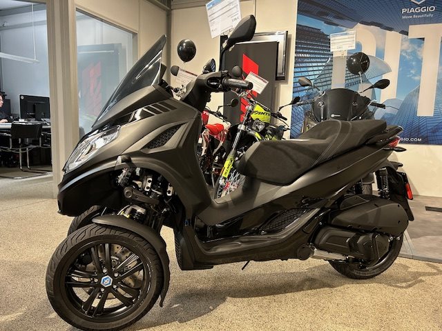 Piaggio MP3 300, SE BLACK EDITION - PROMO AKTION!!!