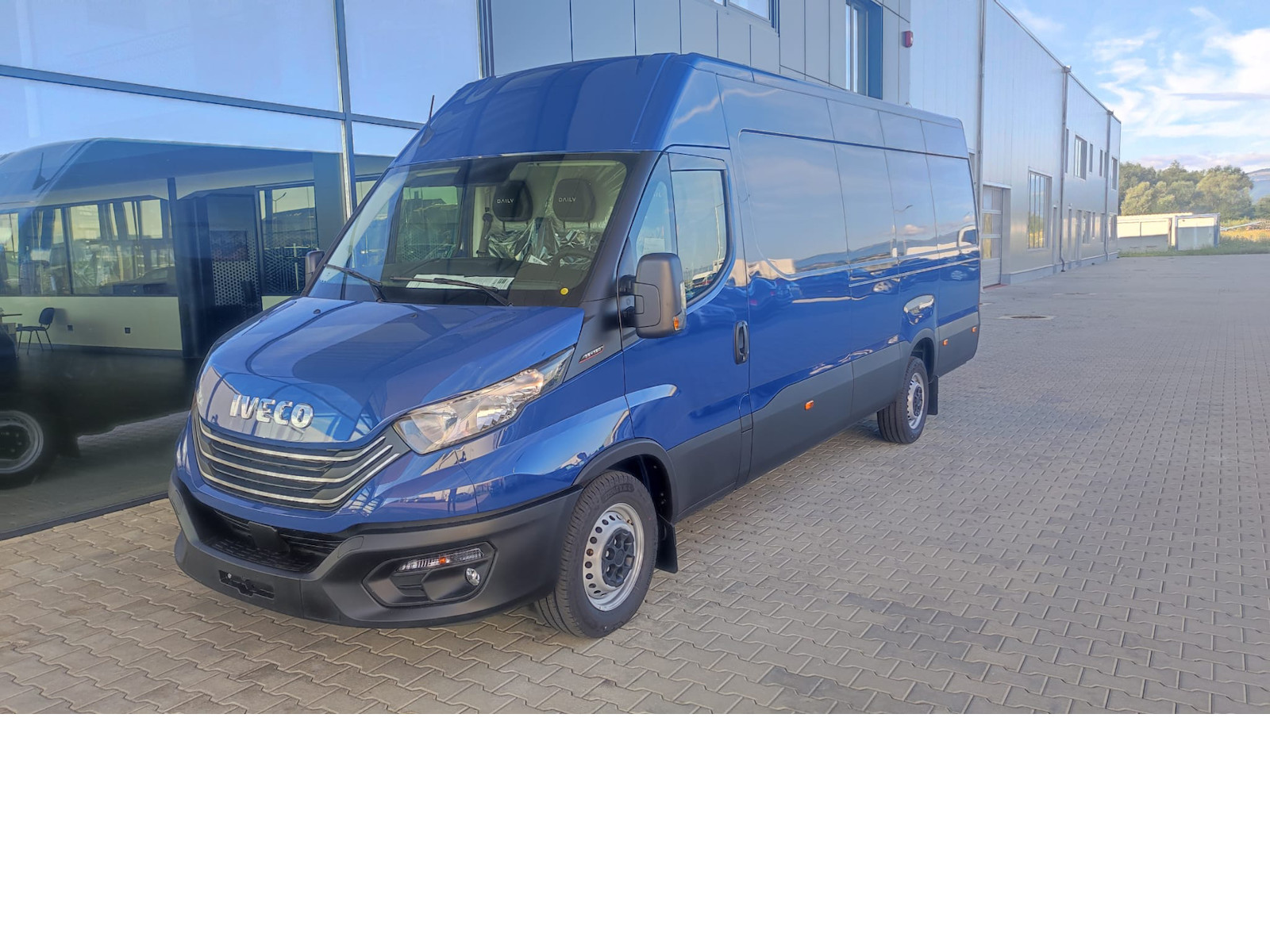 Iveco Daily 35S18H V AUTOFURGON Clima Pilot DAB