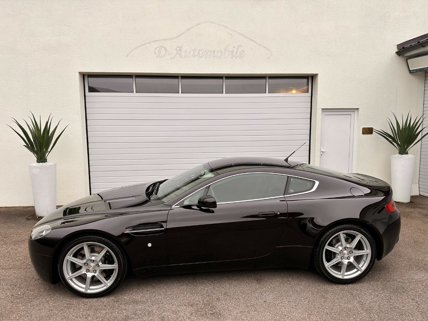 Aston Martin V8 Vantage