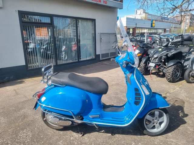 Vespa GTS 250 * Klappgepäckträger * Scheibe * TÜV *