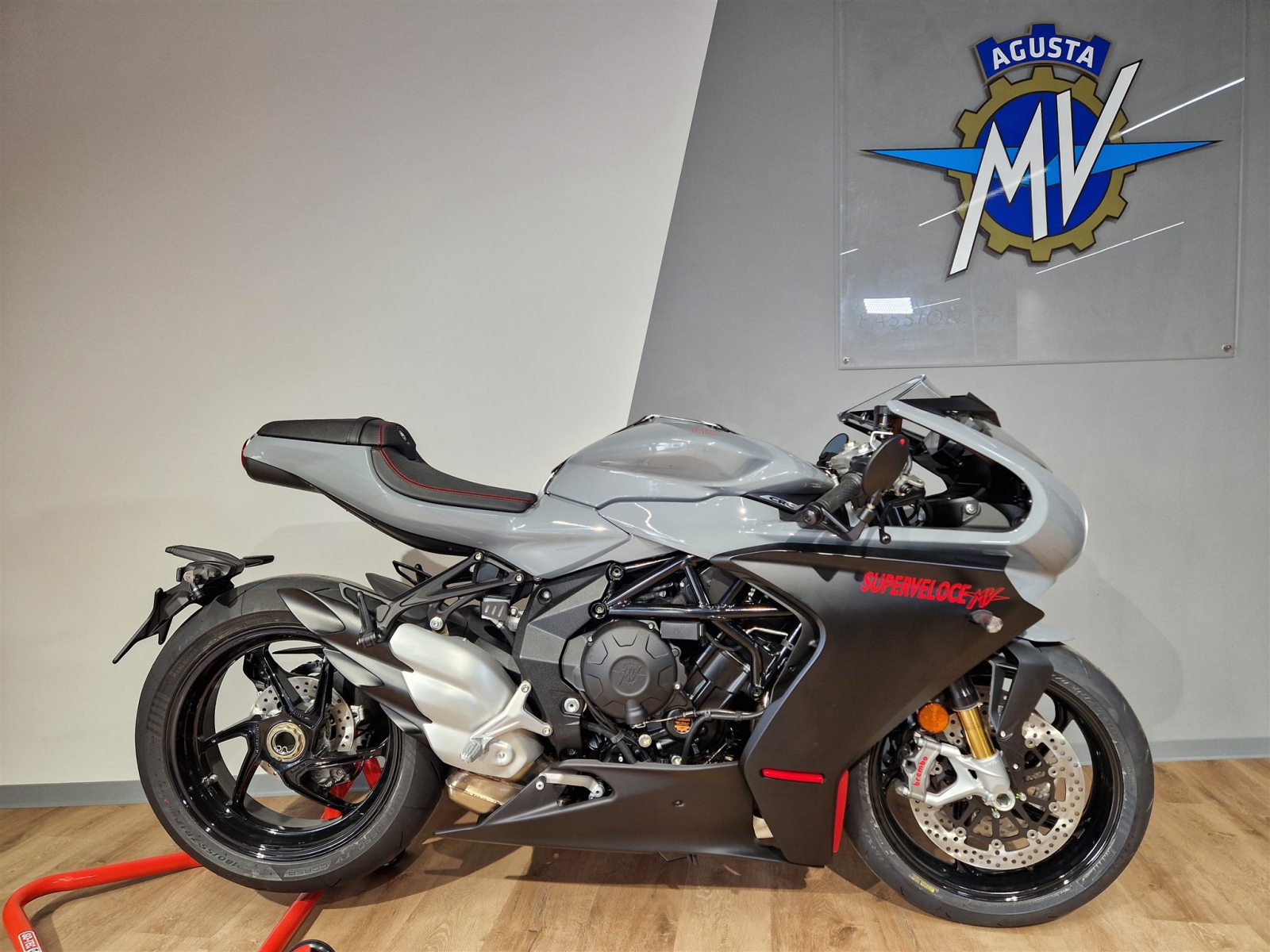 MV Agusta Superveloce 800