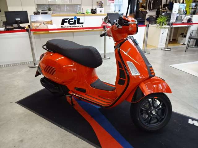 Vespa GTS Super Sport 125 E5 orange - Neufahrzeug