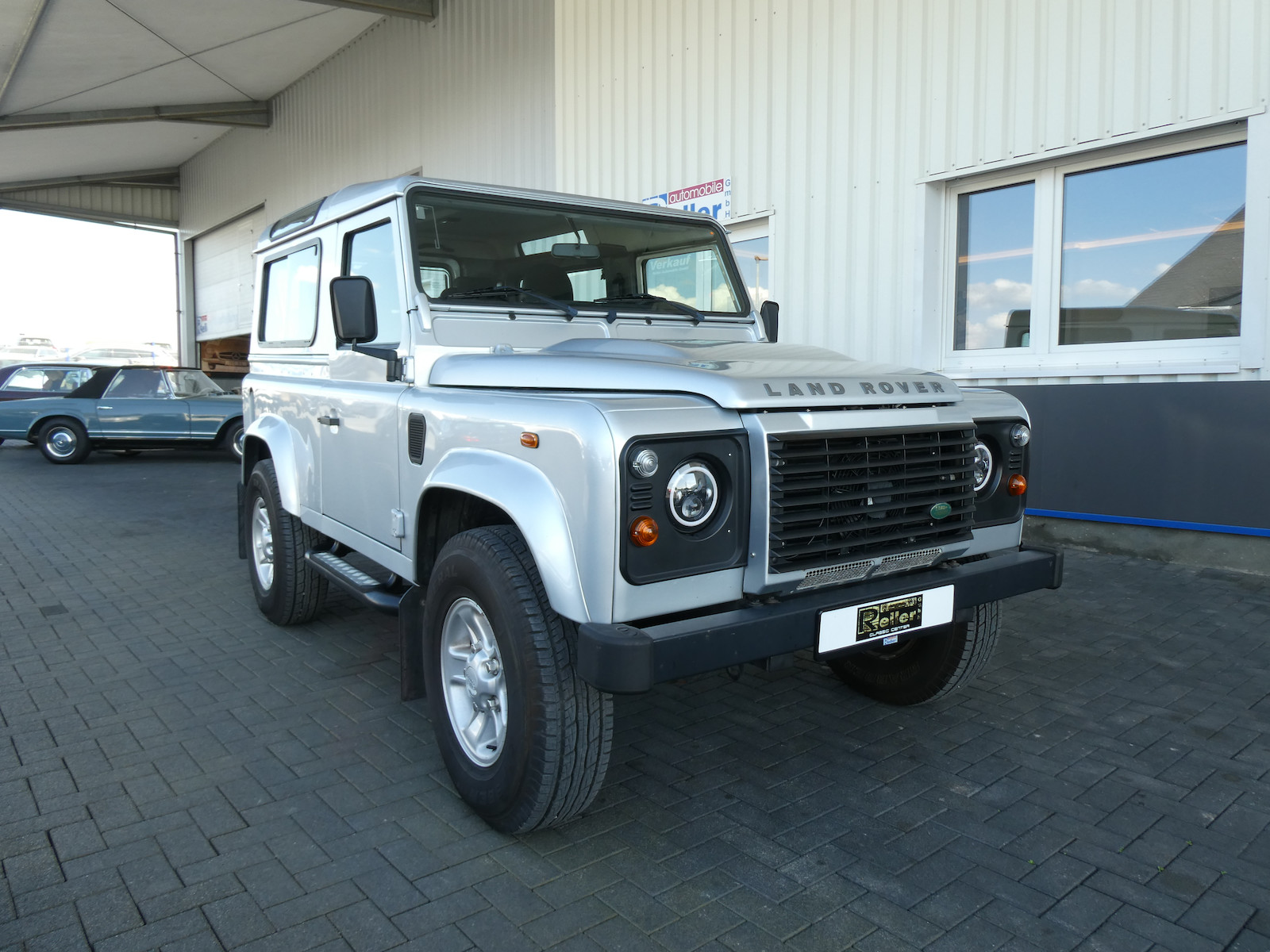 Land Rover Defender