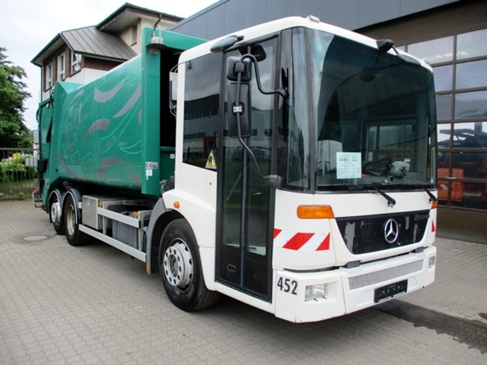 Mercedes-Benz 2633 Econic Faun Variopress II 524 Zöller 2301