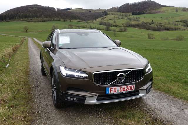 Volvo V90 Cross Country