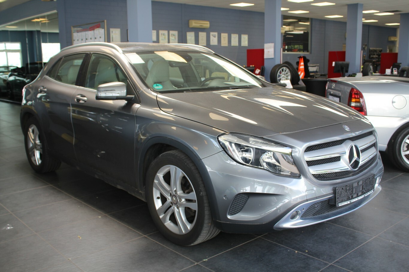 Mercedes-Benz GLA 200