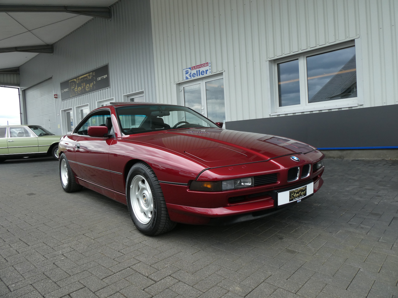 BMW 850