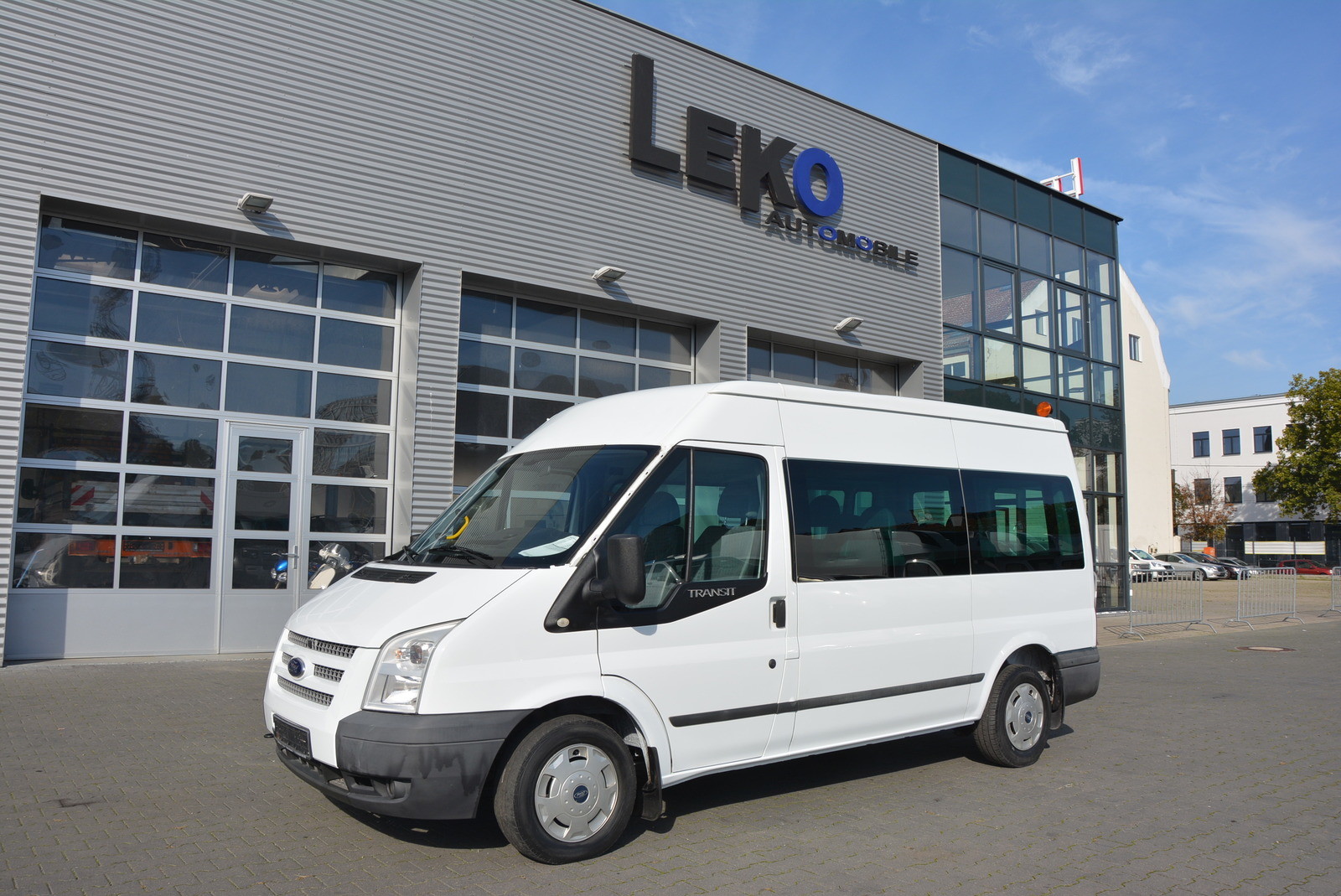 Ford Transit FT300K 2.2TDCi 9-Sitze Klima Transit FT300K 2.2TDCi 9-Sitze Klima