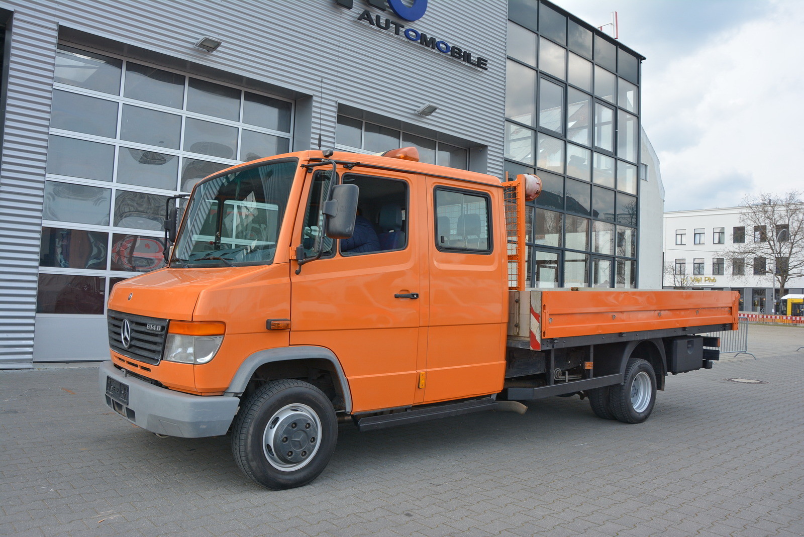 Mercedes-Benz Vario 614d do-Ka 7 Sitze AHK/Standhezung