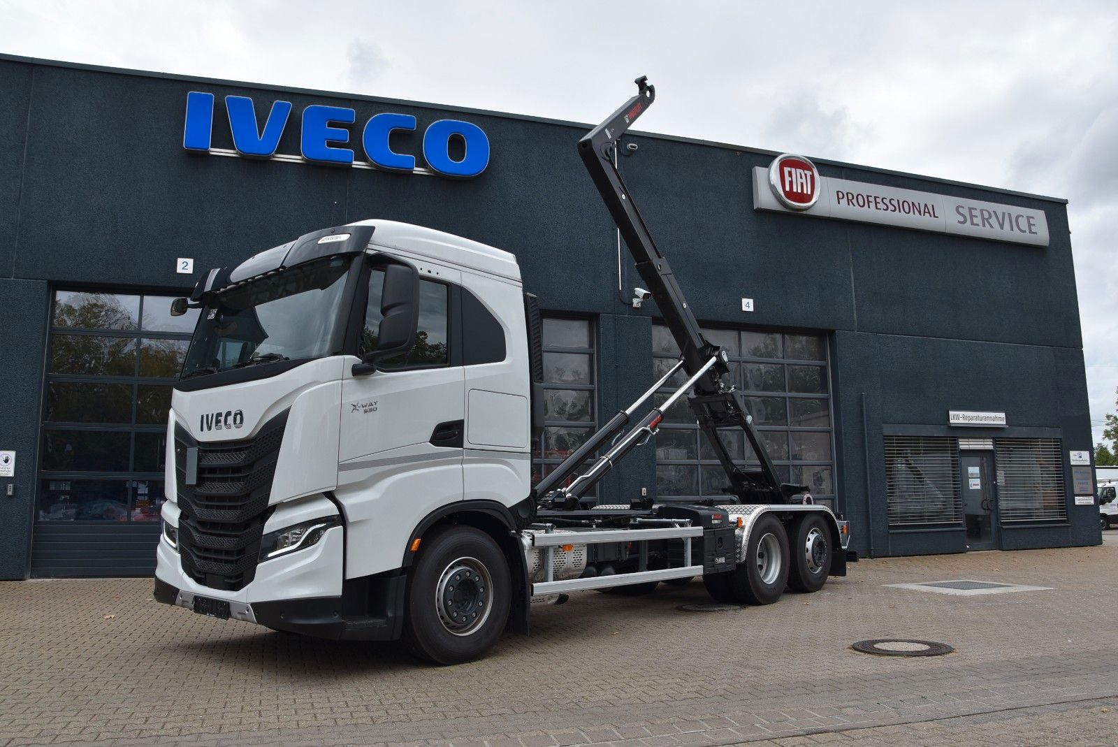 Iveco X-WAY AS280X53Y-PSON Abrollkipper HIABMultilift