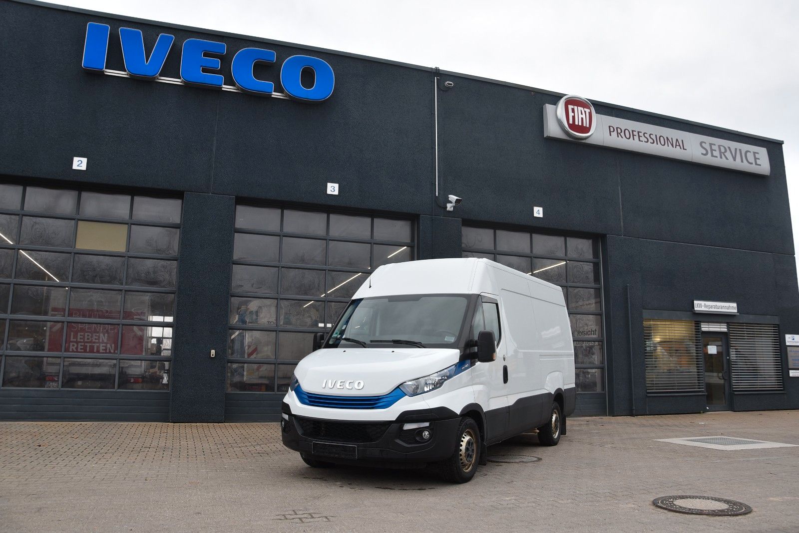 Iveco Daily 35S14 V Kasten Rd. 3520L AHK Klima Holzbod