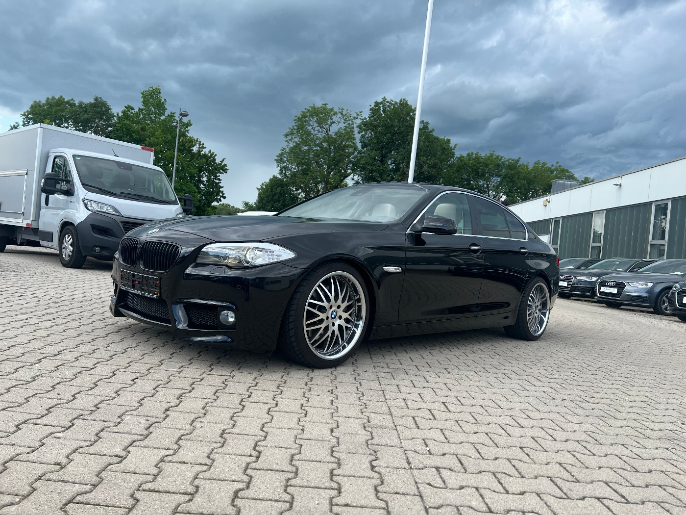 BMW 530