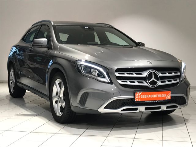 Mercedes-Benz GLA 200