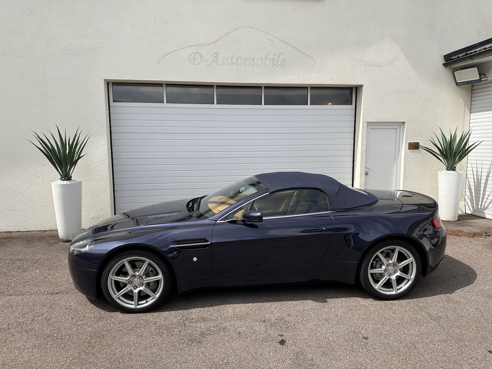 Aston Martin V8 Vantage