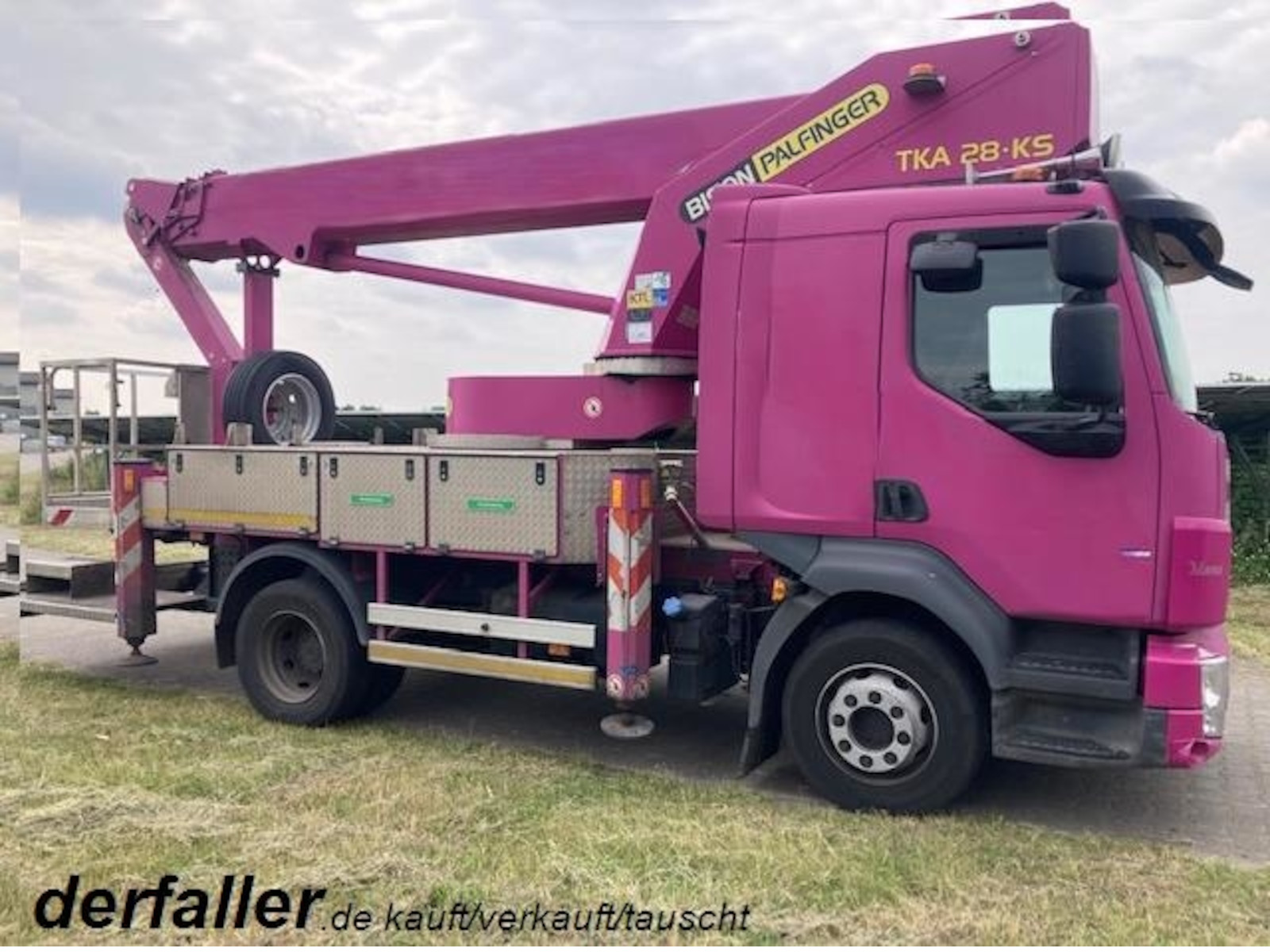 Volvo FLL42 mit Bison Palfinger Arbeitsbühne TKA28KS